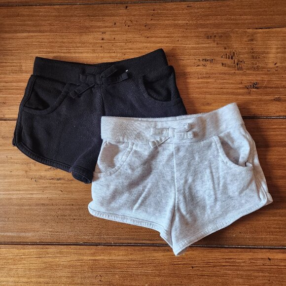 Garanimals 2 Toddler Girls Black & Gray Shorts With Elastic Waist Size 18 Months - Picture 2 of 8